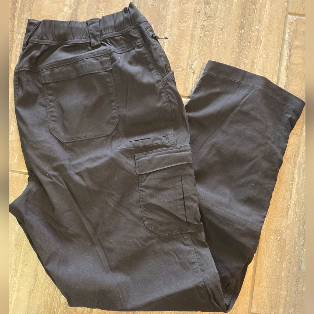 Women's Duluth Trading, Dry On The Fly, Slim Leg Black Pants. 18x33